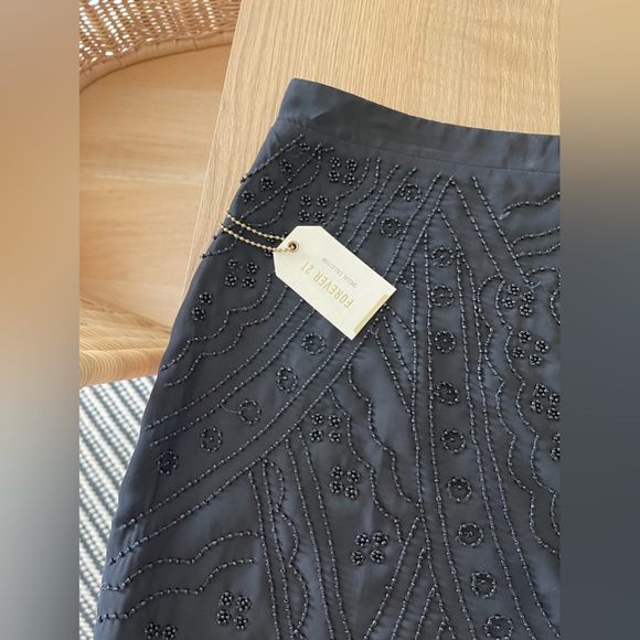 Forever 21| Black Fully Beaded Mini Skirt, Size Large—Lined••• - Picture 2 of 14
